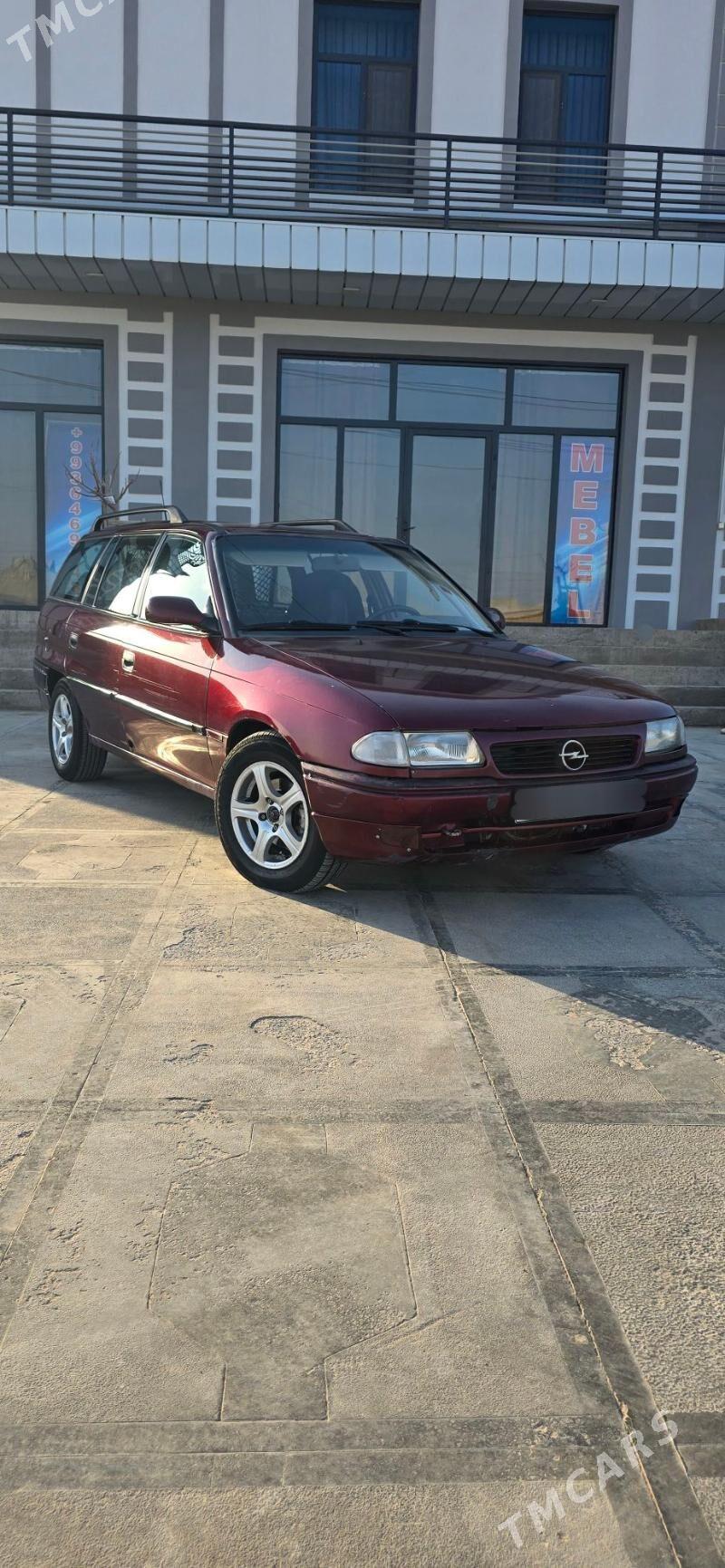 Opel Astra 1995 - 47 000 TMT - Мары - img 1