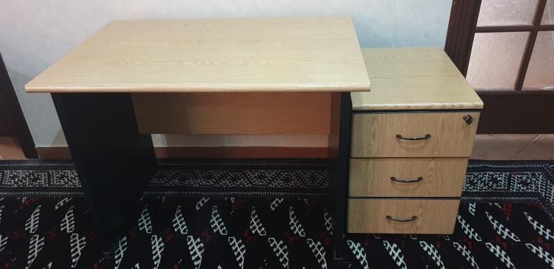 стол с тумбочкой - Ашхабад - img 1