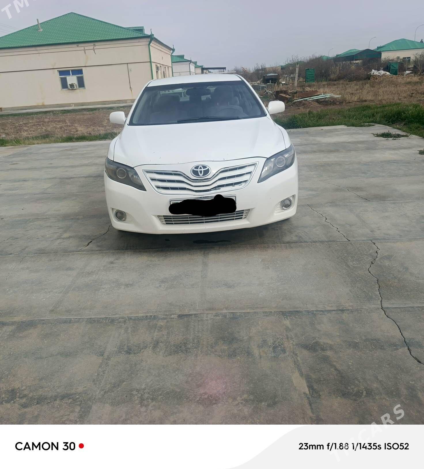 Toyota Camry 2011 - 220 000 TMT - Мары - img 1