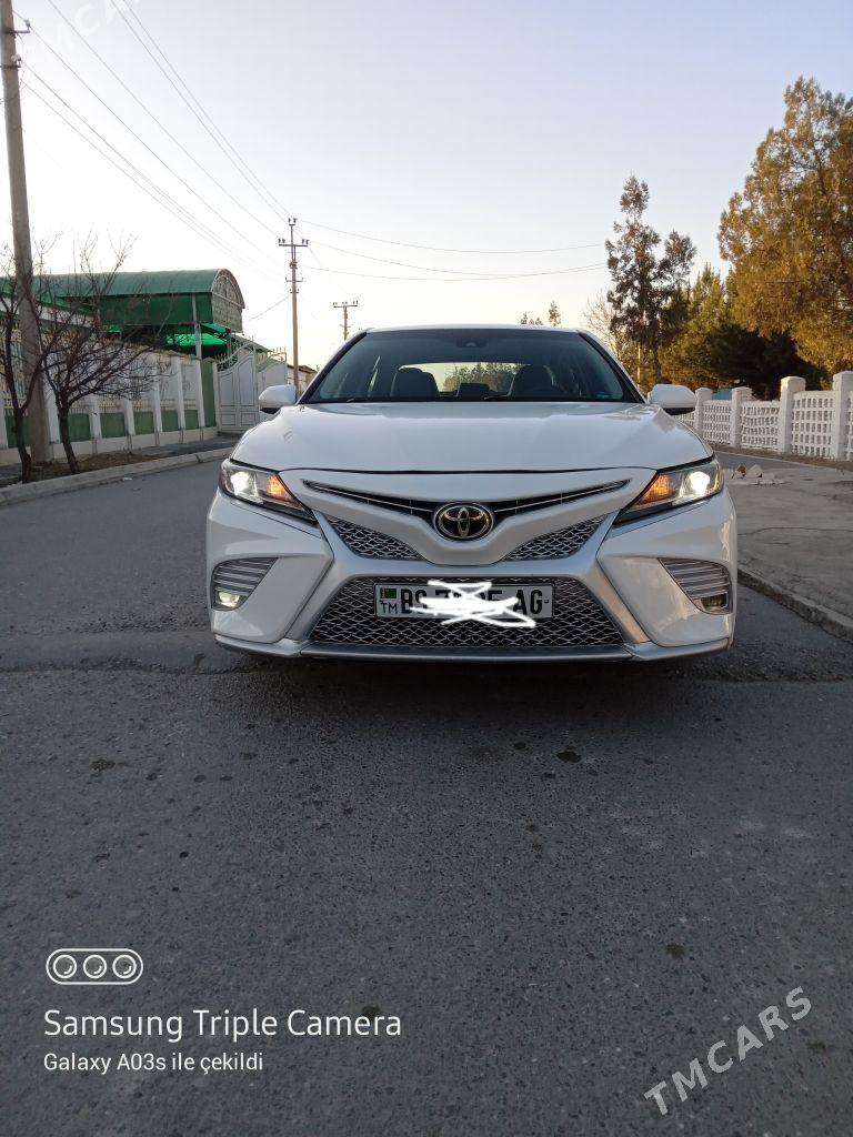 Toyota Camry 2018 - 268 000 TMT - Гёкдже - img 1