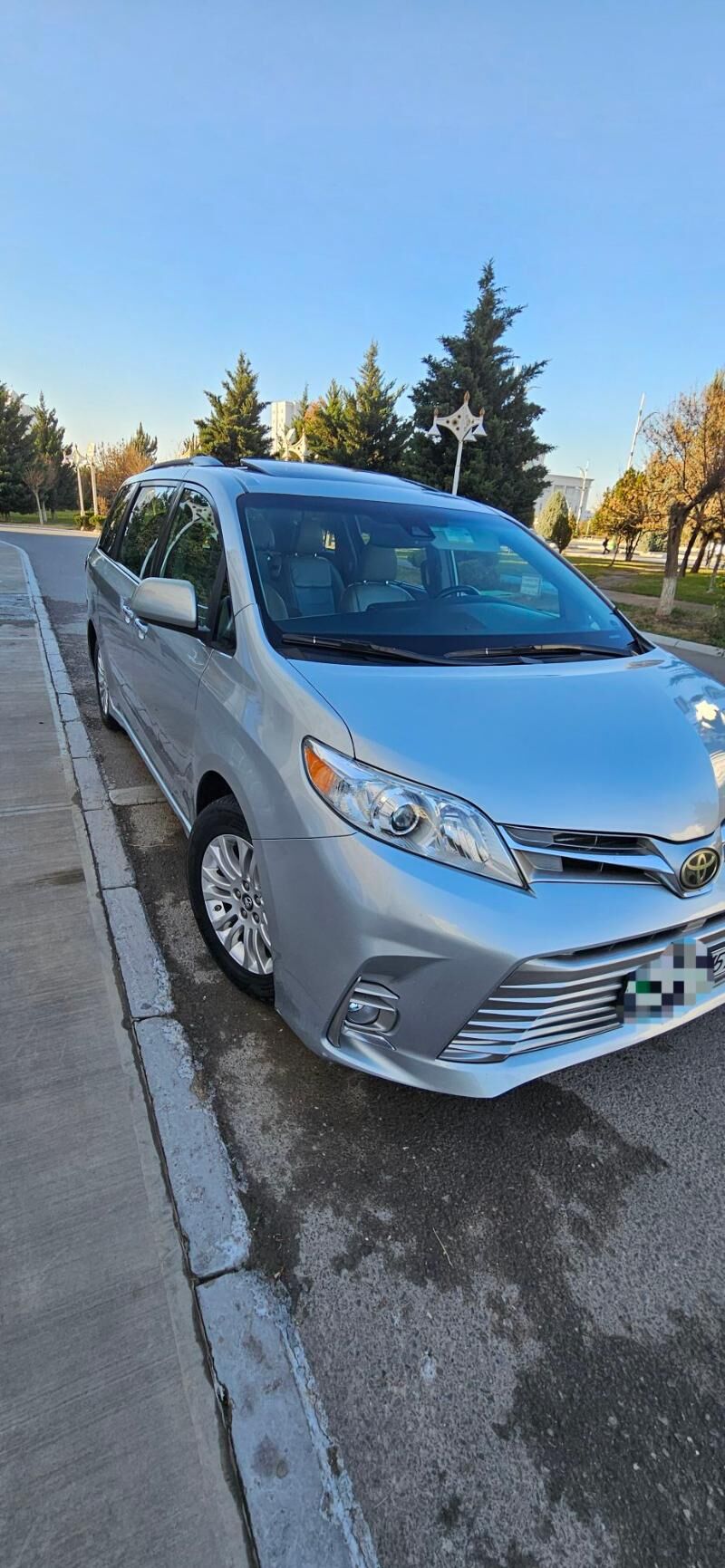 Toyota Sienna 2019 - 434 000 TMT - Ak bugdaý etraby - img 1