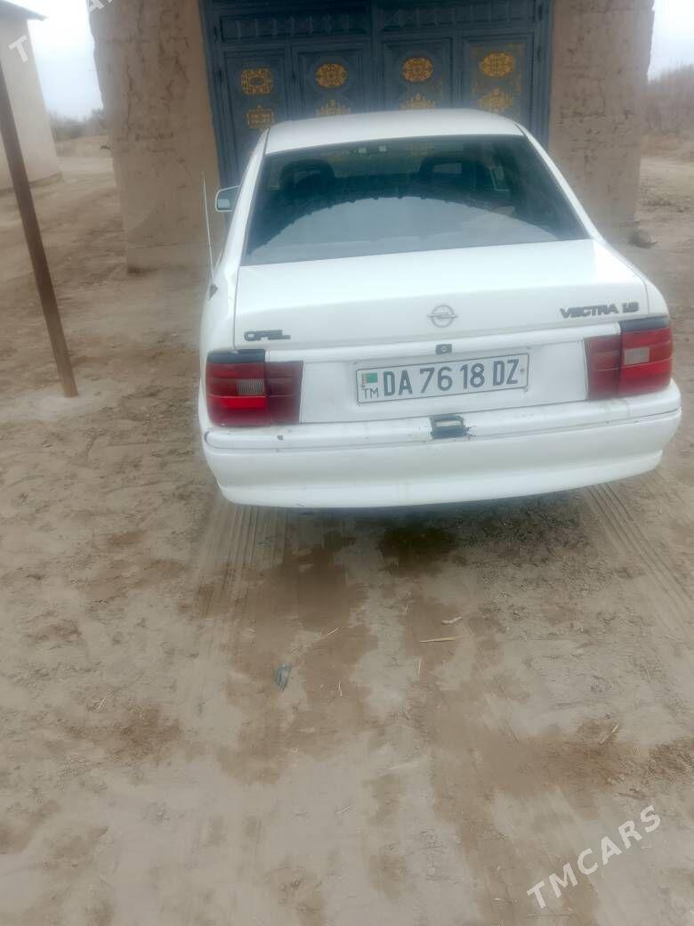 Opel Vectra 1995 - 60 000 TMT - Губадаг - img 1