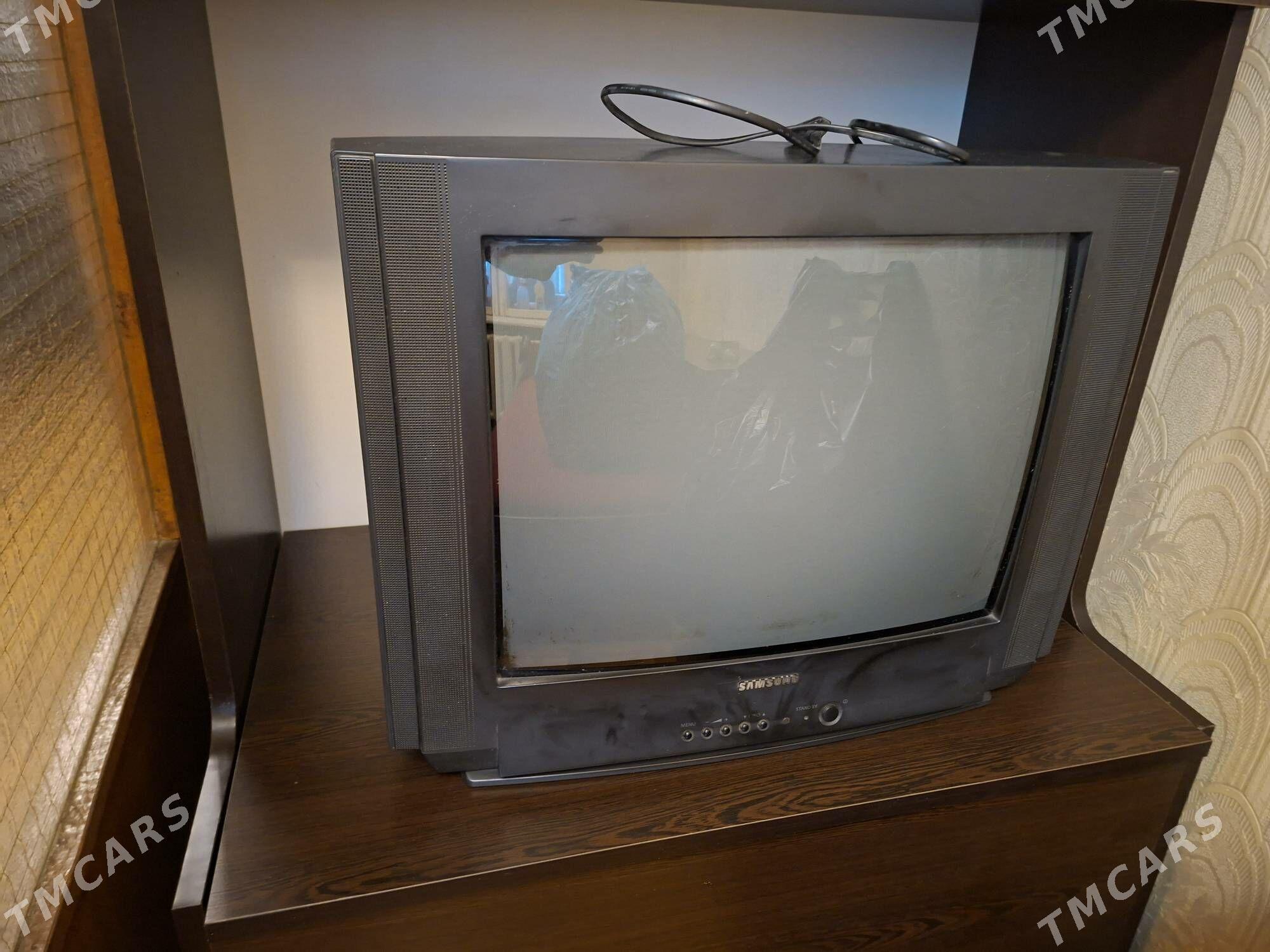 Телевизор, столы,стул,шифонер - Ашхабад - img 1