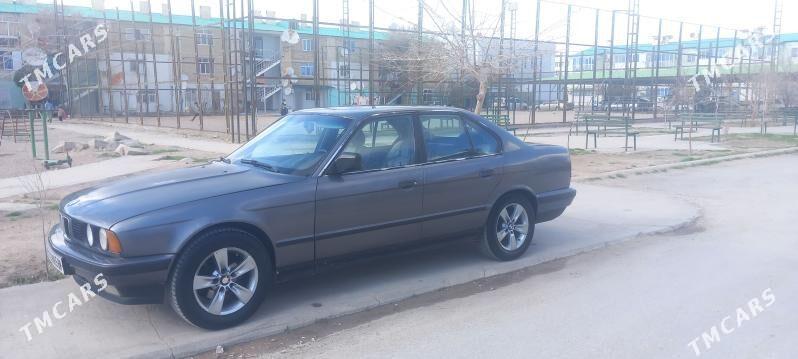 BMW E34 1992 - 45 000 TMT - Балканабат - img 1