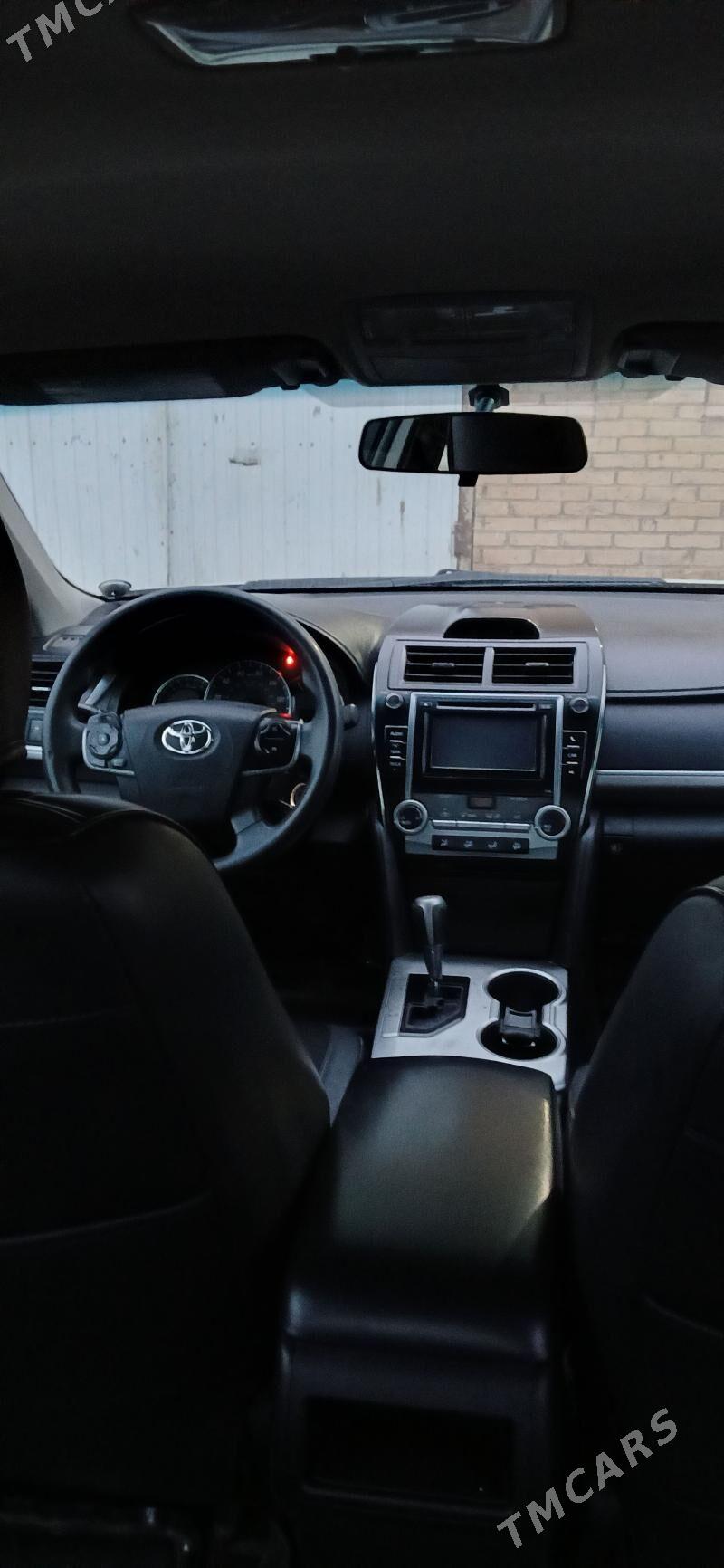 Toyota Camry 2013 - 260 000 TMT - Çärjew - img 1