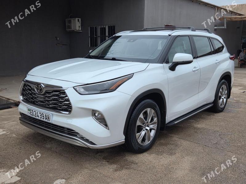 Toyota Highlander 2022 - 550 000 TMT - Теджен - img 1