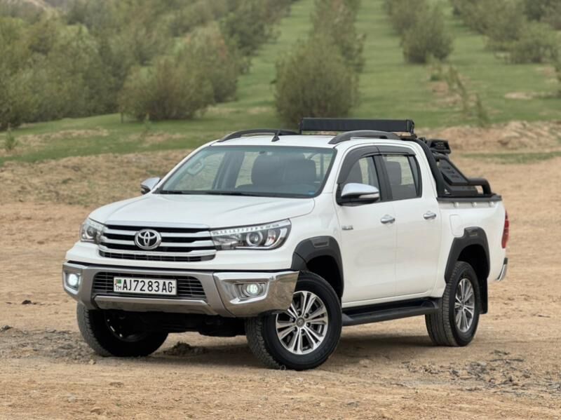 Toyota Hilux 2017 - 458 000 TMT - Ашхабад - img 1