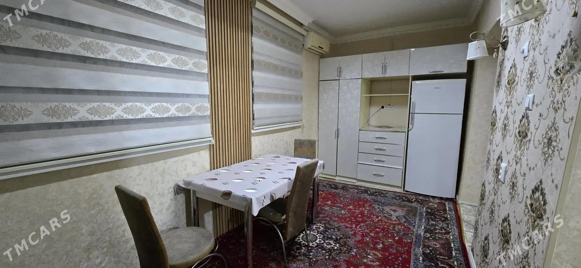 1в2х Комнатная 55м2 - 10 мкр - img 1