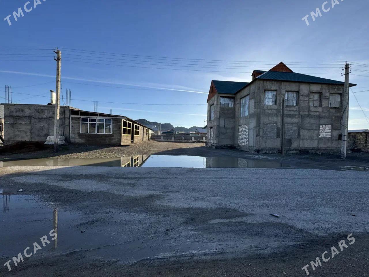 "Asuda emlak" HK satlyk jaŷ - Туркменбаши - img 1