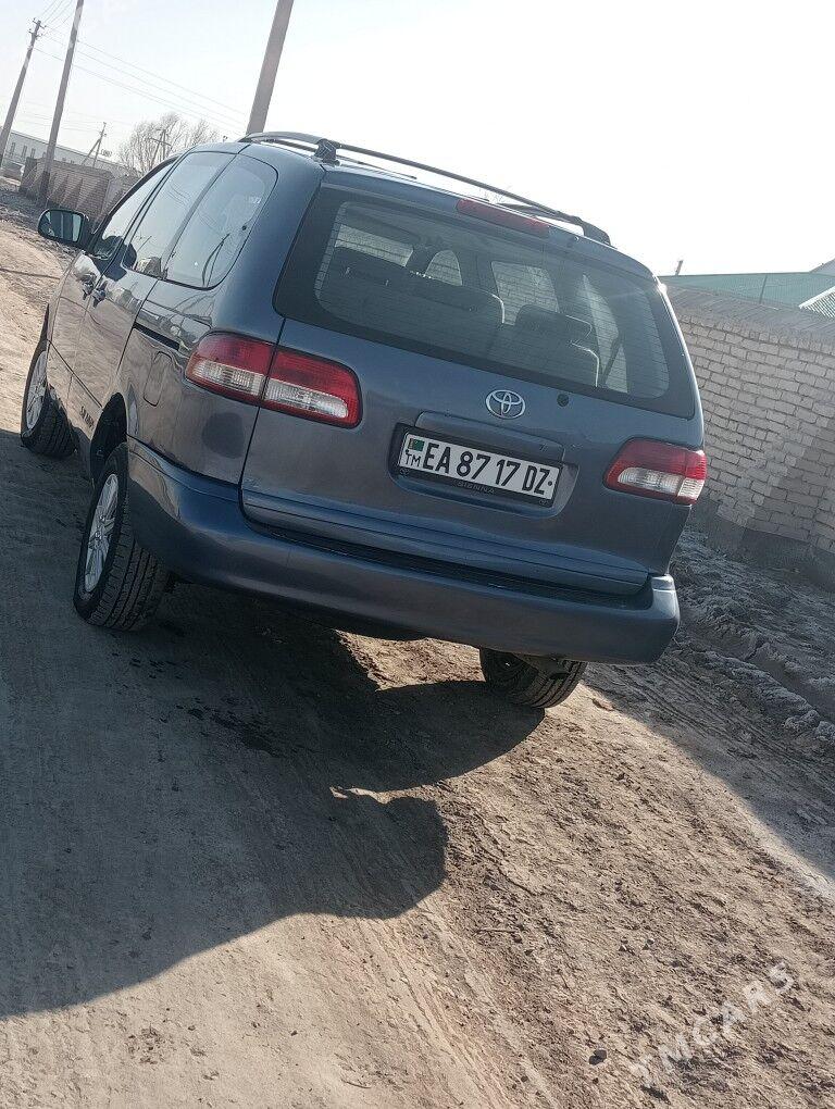 Toyota Sienna 1998 - 150 000 TMT - етр. Туркменбаши - img 1