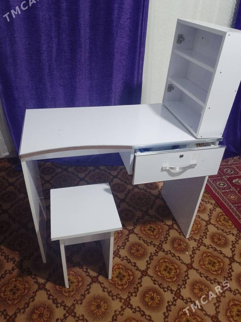 dyrnak stol - Baýramaly - img 1