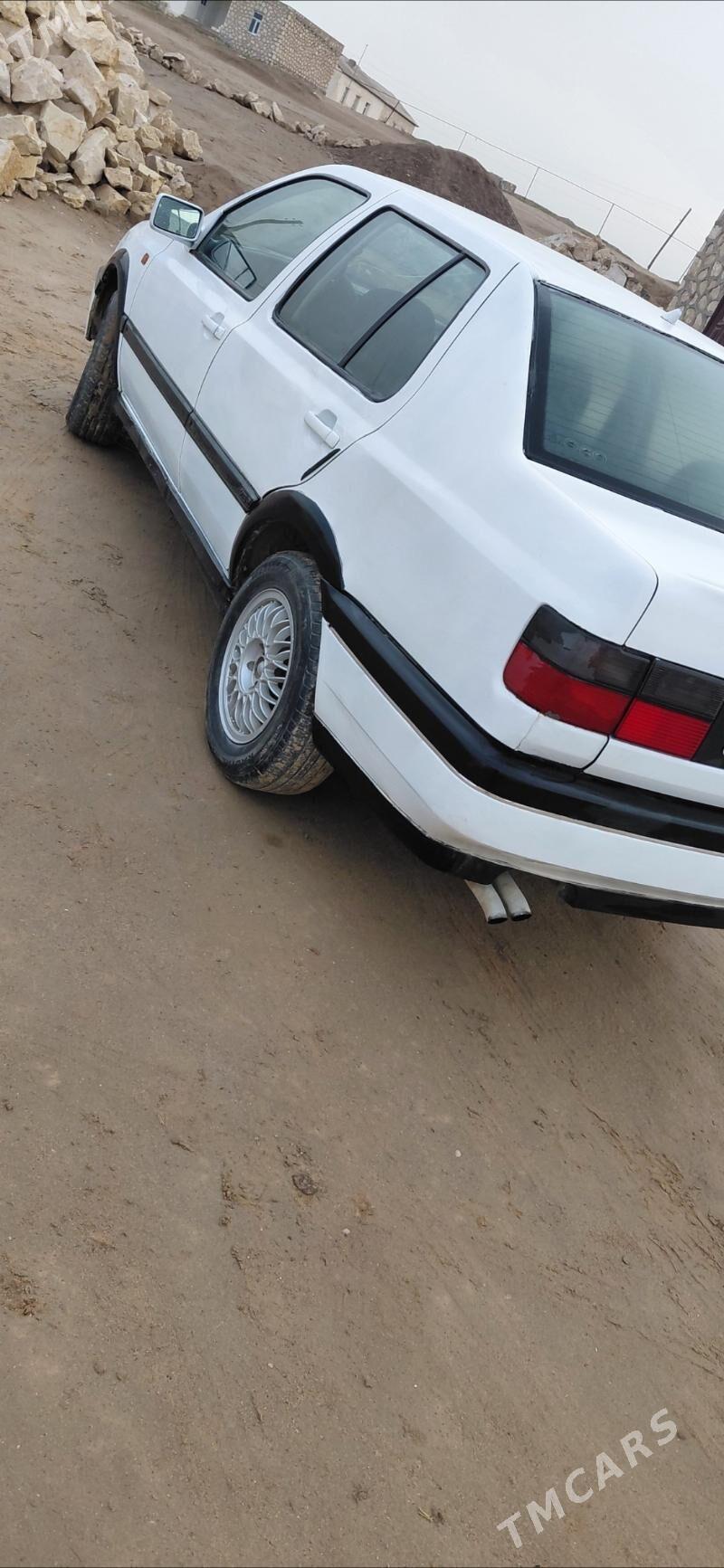 Volkswagen Jetta 1996 - 30 000 TMT - Керки - img 1