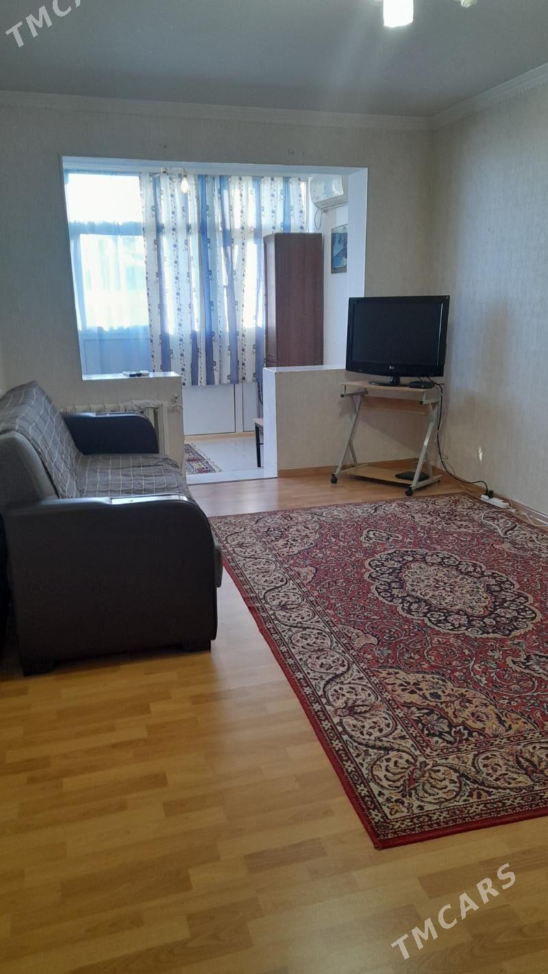 Продаю от хозяина 4 мкр 1 ком - 4 мкр - img 1