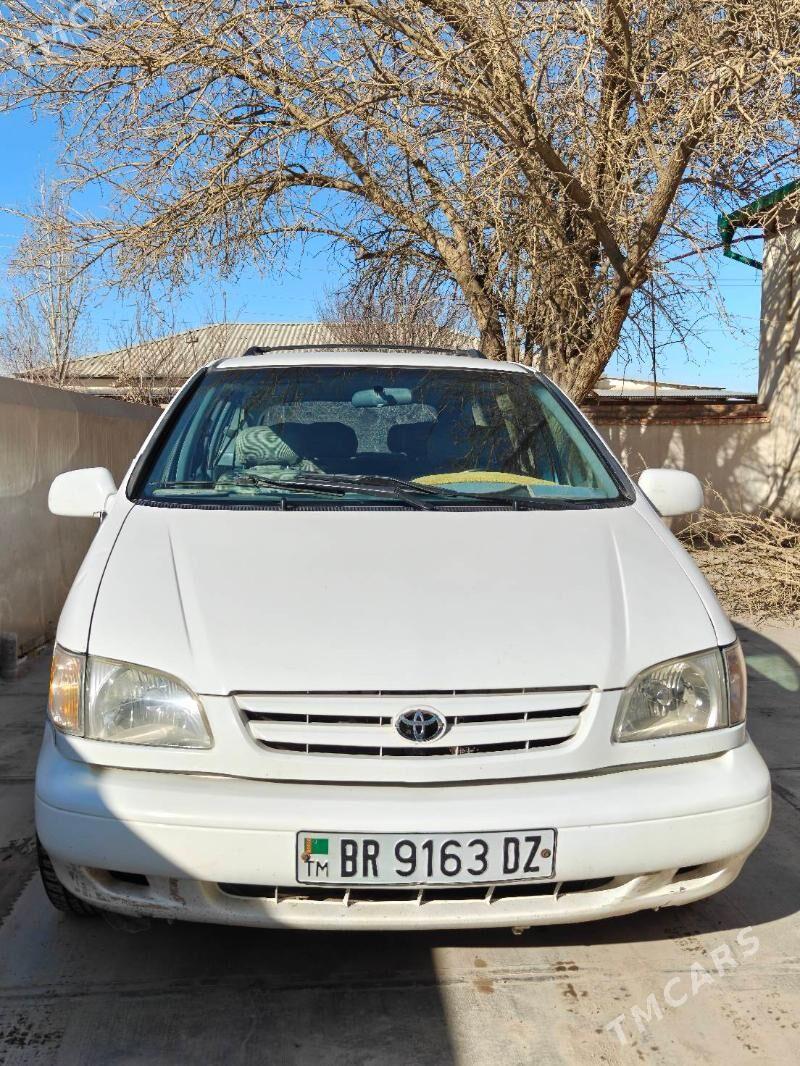 Toyota Sienna 2000 - 165 000 TMT - Шабатский этрап - img 1