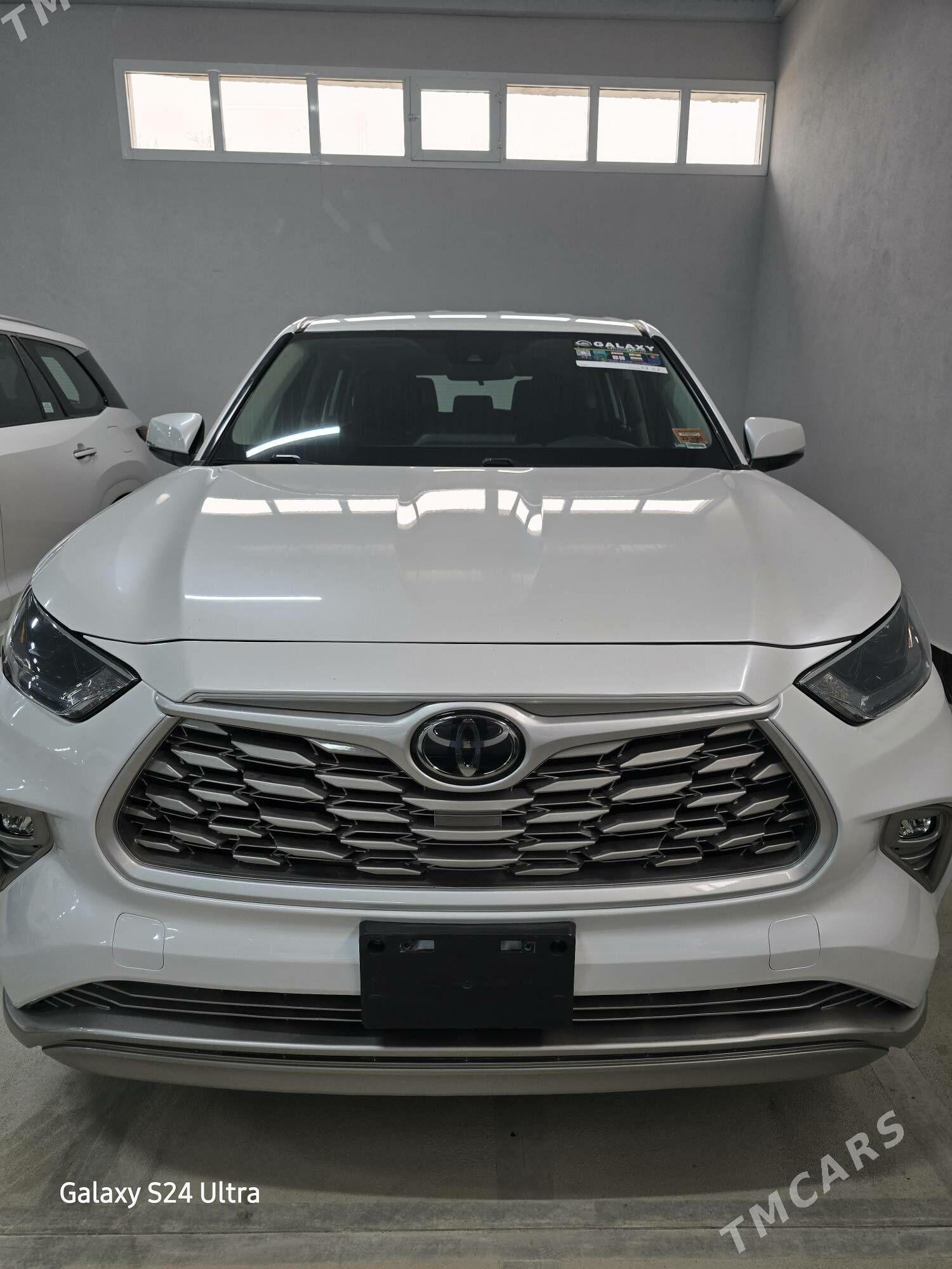 Toyota Highlander 2022 - 520 000 TMT - Мары - img 1
