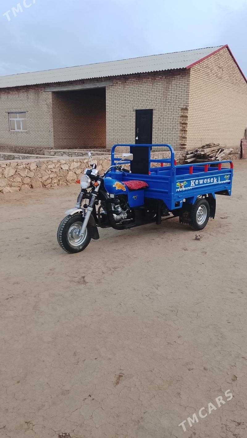 Ozan 200-14 2014 - 15 000 TMT - Керки - img 1