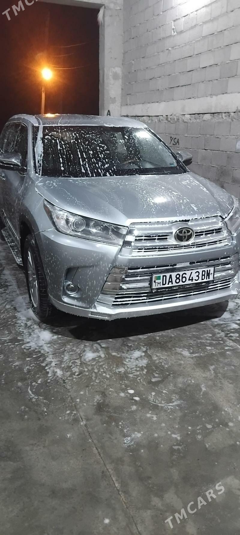 Toyota Highlander 2015 - 400 000 TMT - Балканабат - img 1