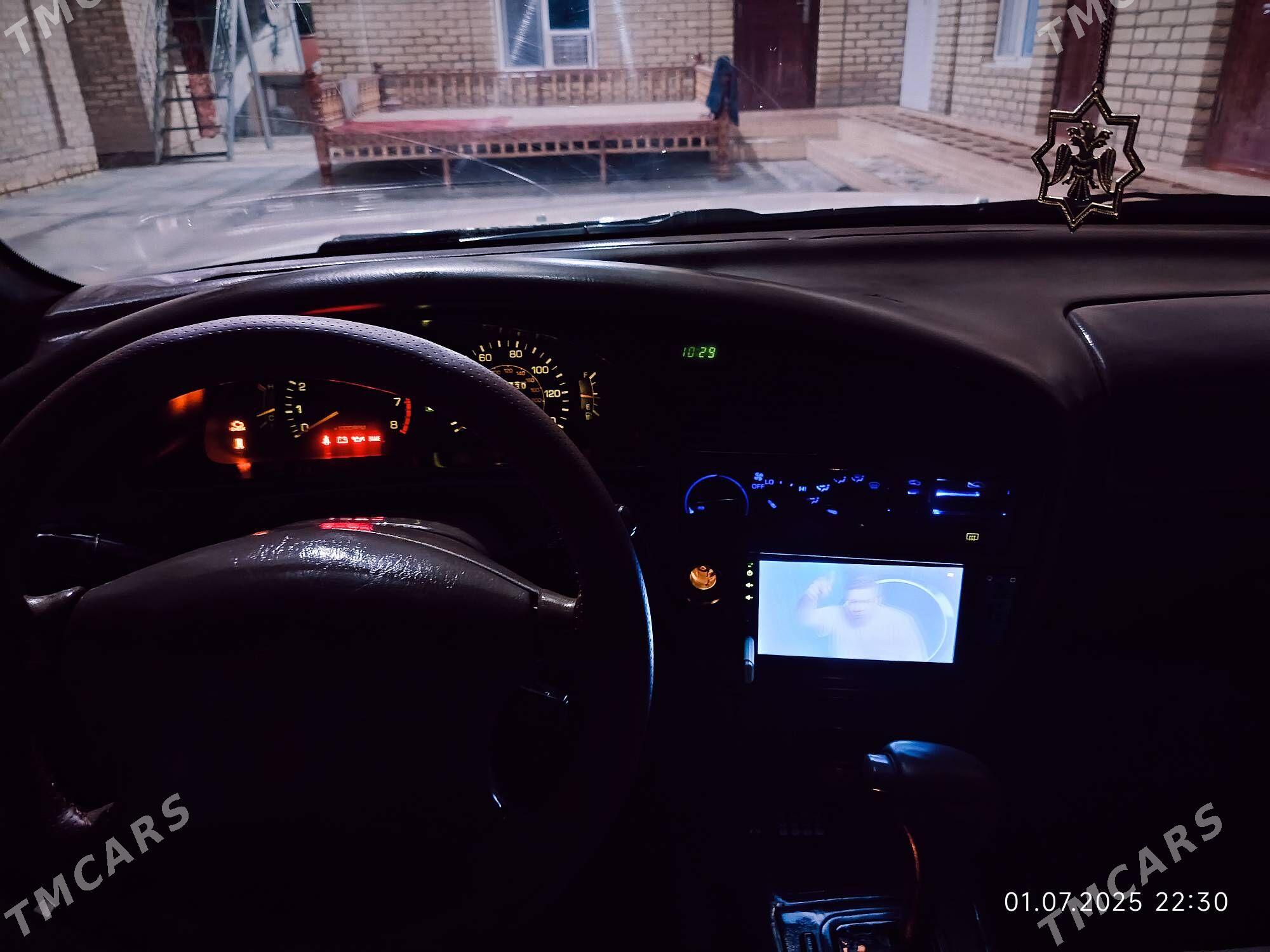 Toyota Camry 1995 - 107 000 TMT - Мары - img 1