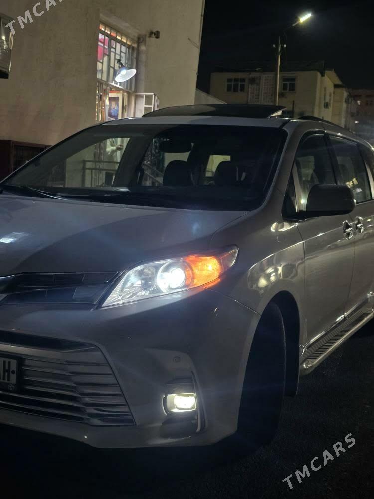 Toyota Sienna 2018 - 410 000 TMT - Гаудан "Б" - img 1