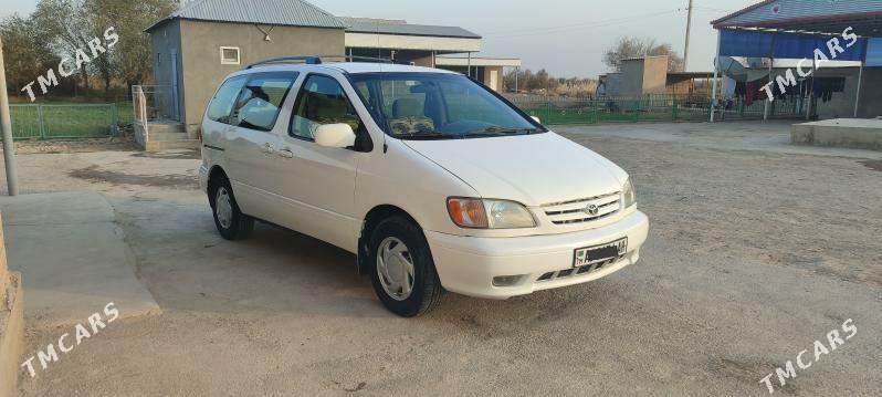 Toyota Sienna 2002 - 200 000 TMT - Tejen - img 1