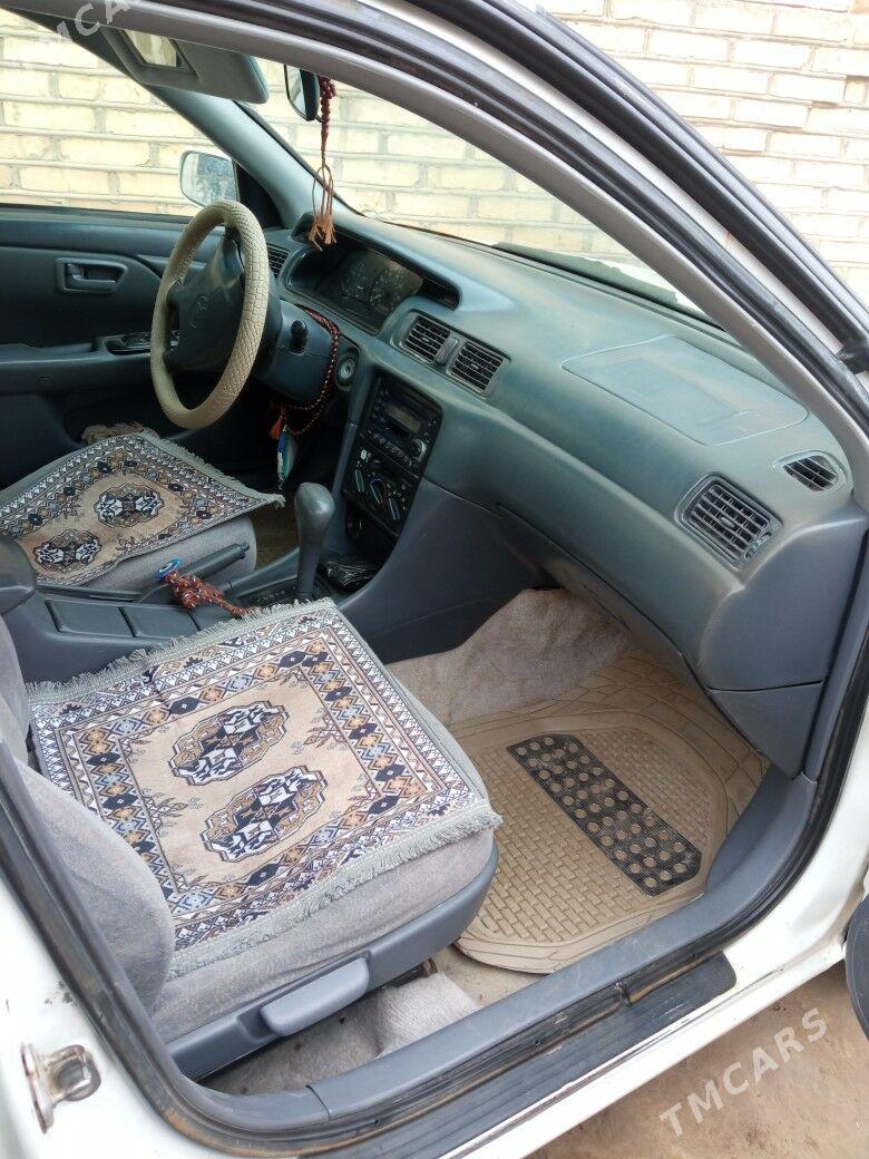 Toyota Camry 1998 - 134 000 TMT - Sakarçäge - img 1