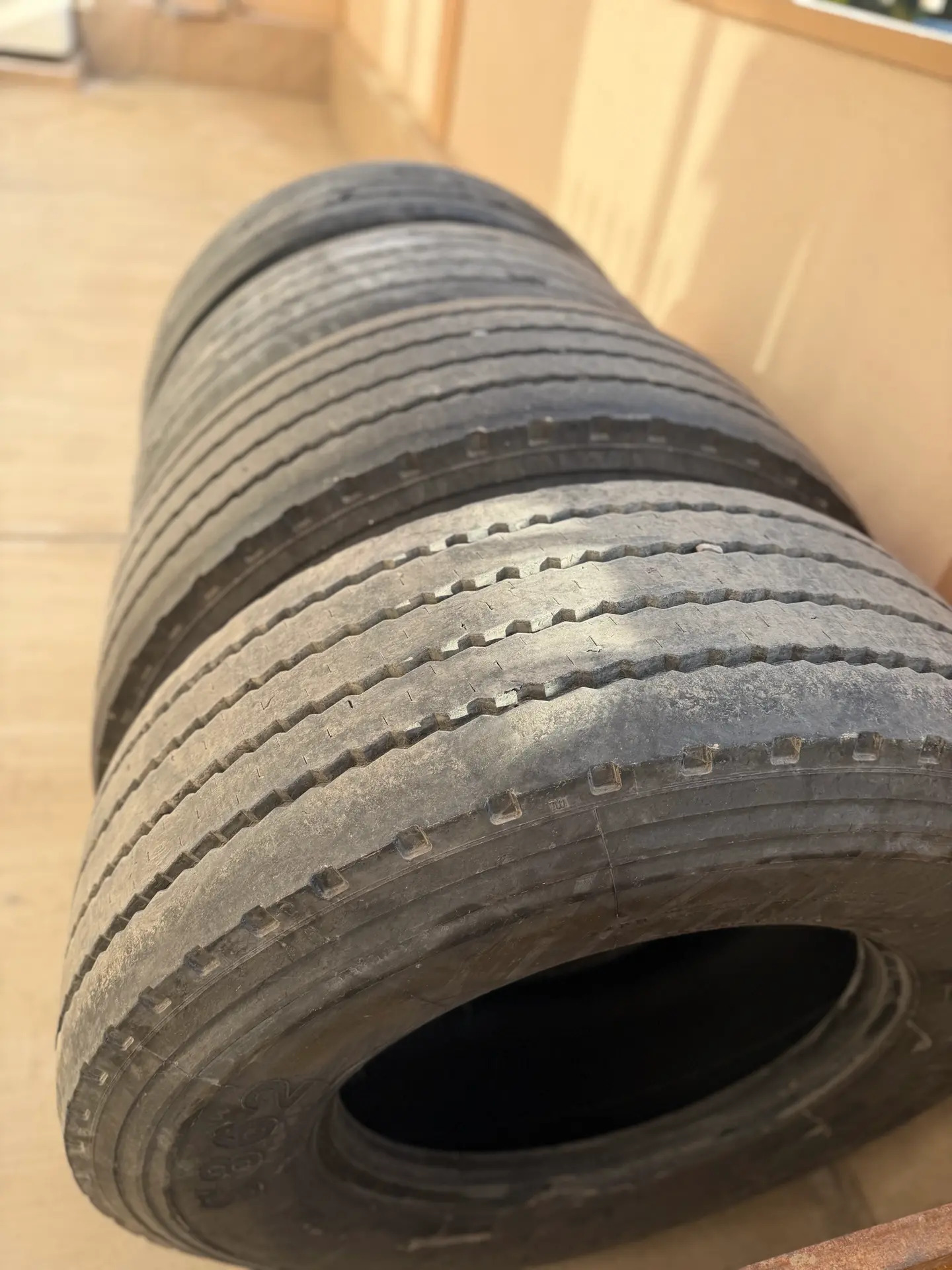 385.65R22.5 750 TMT - Кипджак - img 1