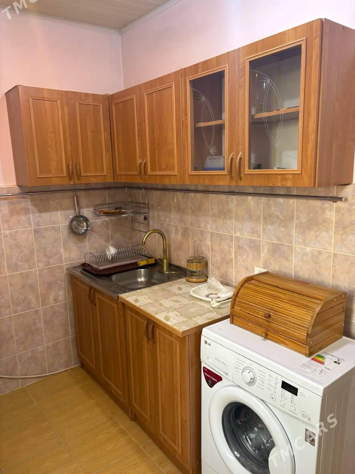 Аренда Говдан В 3 этаж 1в2 ком - Aşgabat - img 1