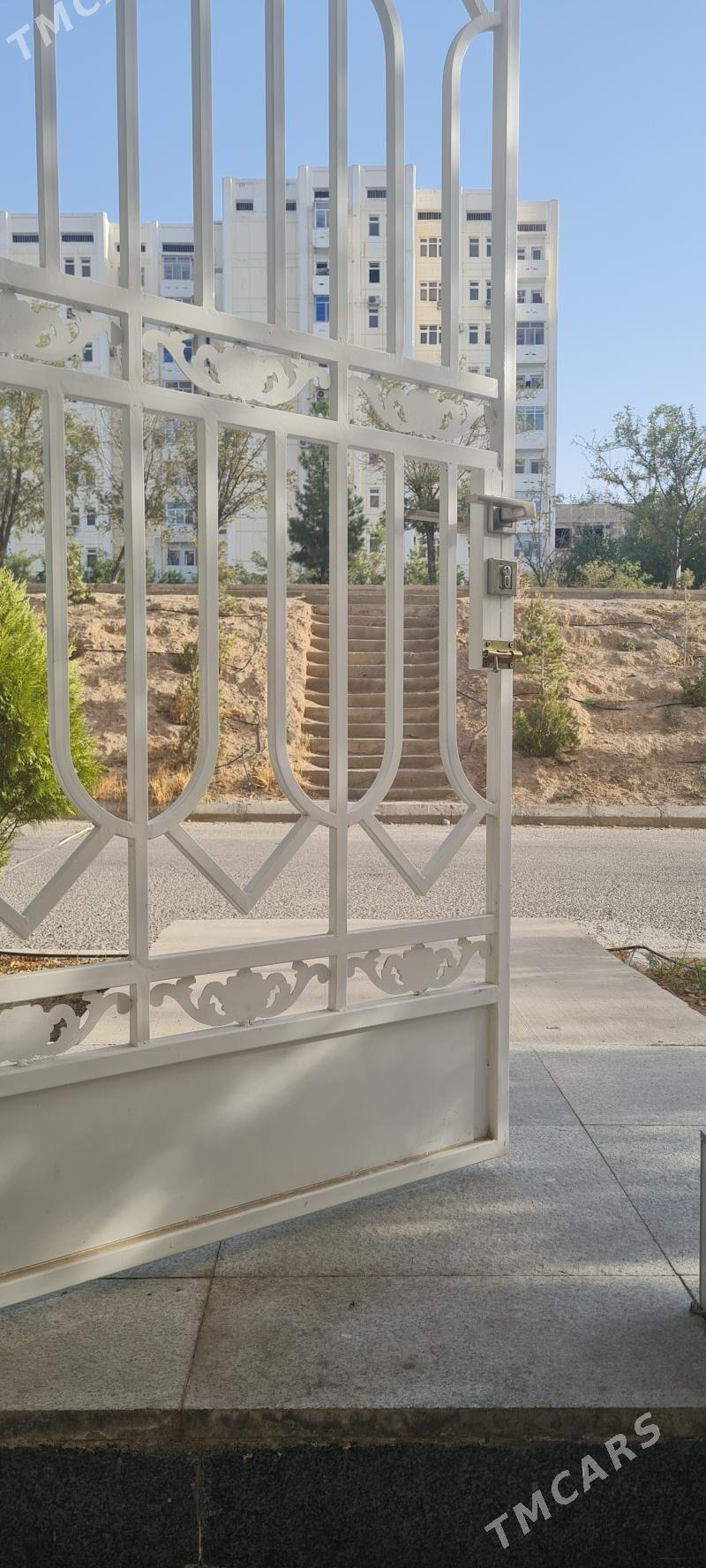 atelye işgär - Parahat 7 - img 1