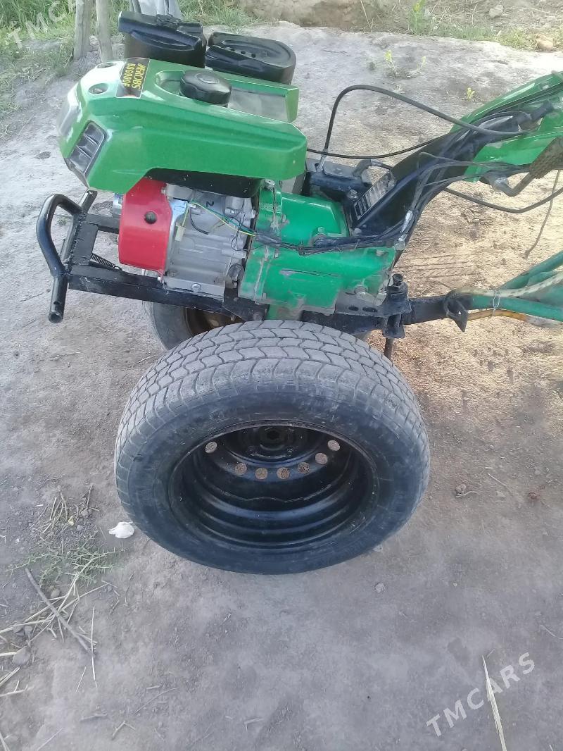 Yer suryan traktor - Шабатский этрап - img 1