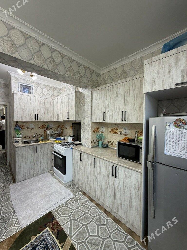 8mkr, 2 etaj, - 8 мкр - img 1