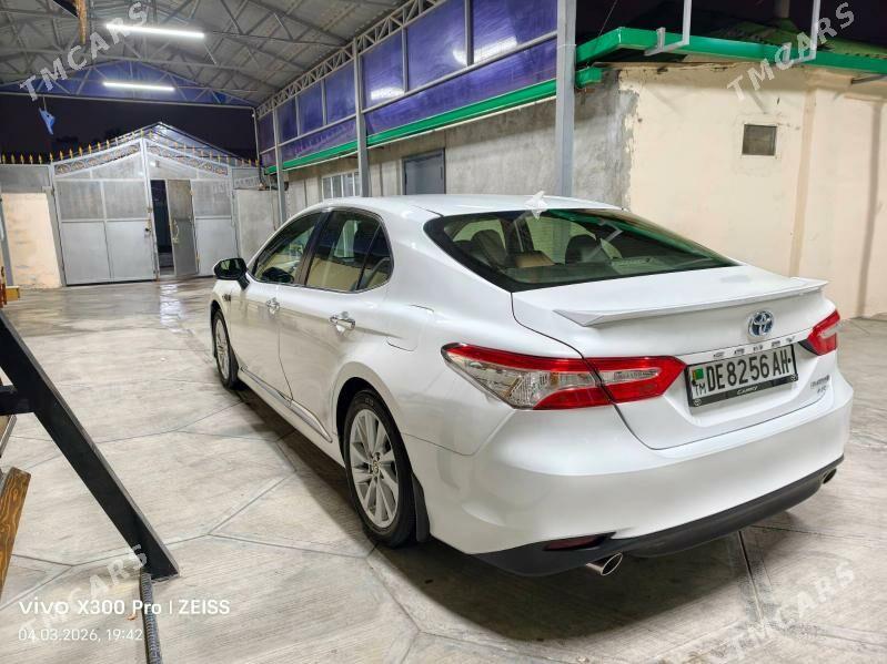 Toyota Camry Hybrid 2021 - 260 000 TMT - Бузмеин - img 1