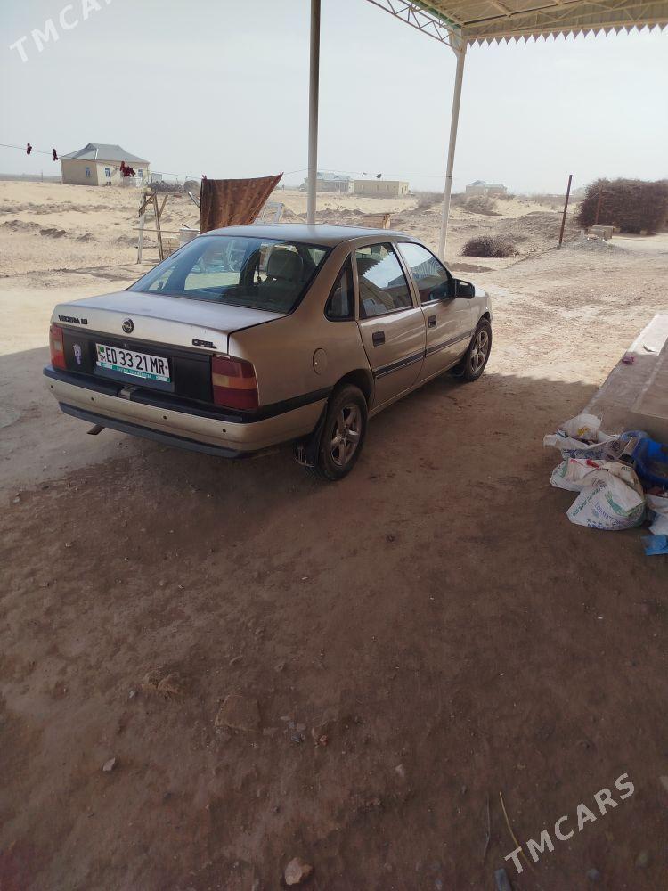 Opel Vectra 1989 - 25 000 TMT - Sakarçäge - img 1