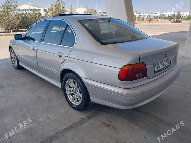 BMW E39 2003 - 145 000 TMT - Балканабат - img 1