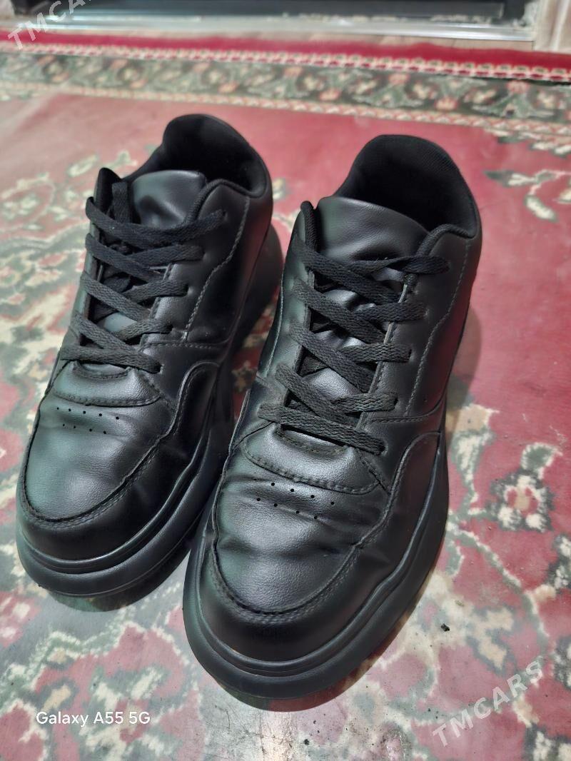 Кроссовка - Туркменабат - img 1