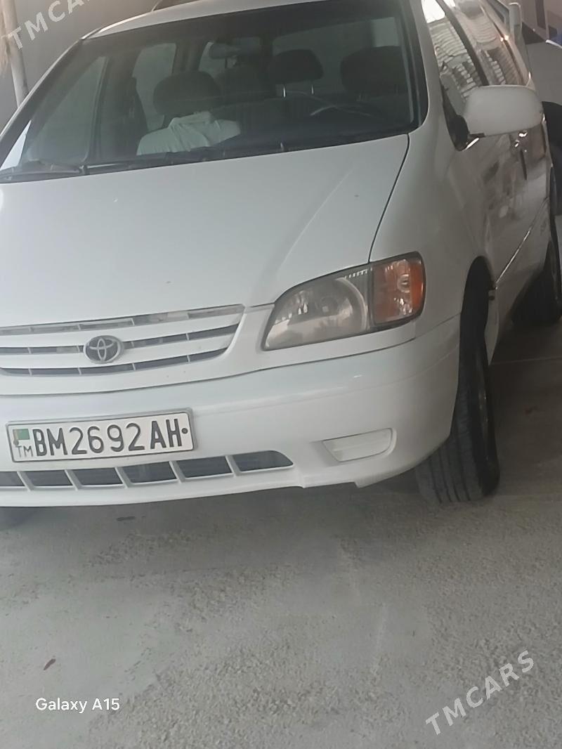 Toyota Sienna 2002 - 170 000 TMT - Ак-Бугдайский этрап - img 1
