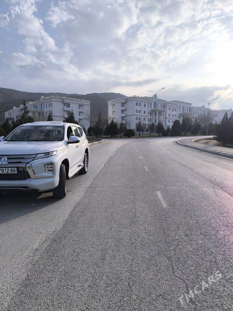 Mitsubishi Pajero 2020 - 430 000 TMT - Бахарден - img 1