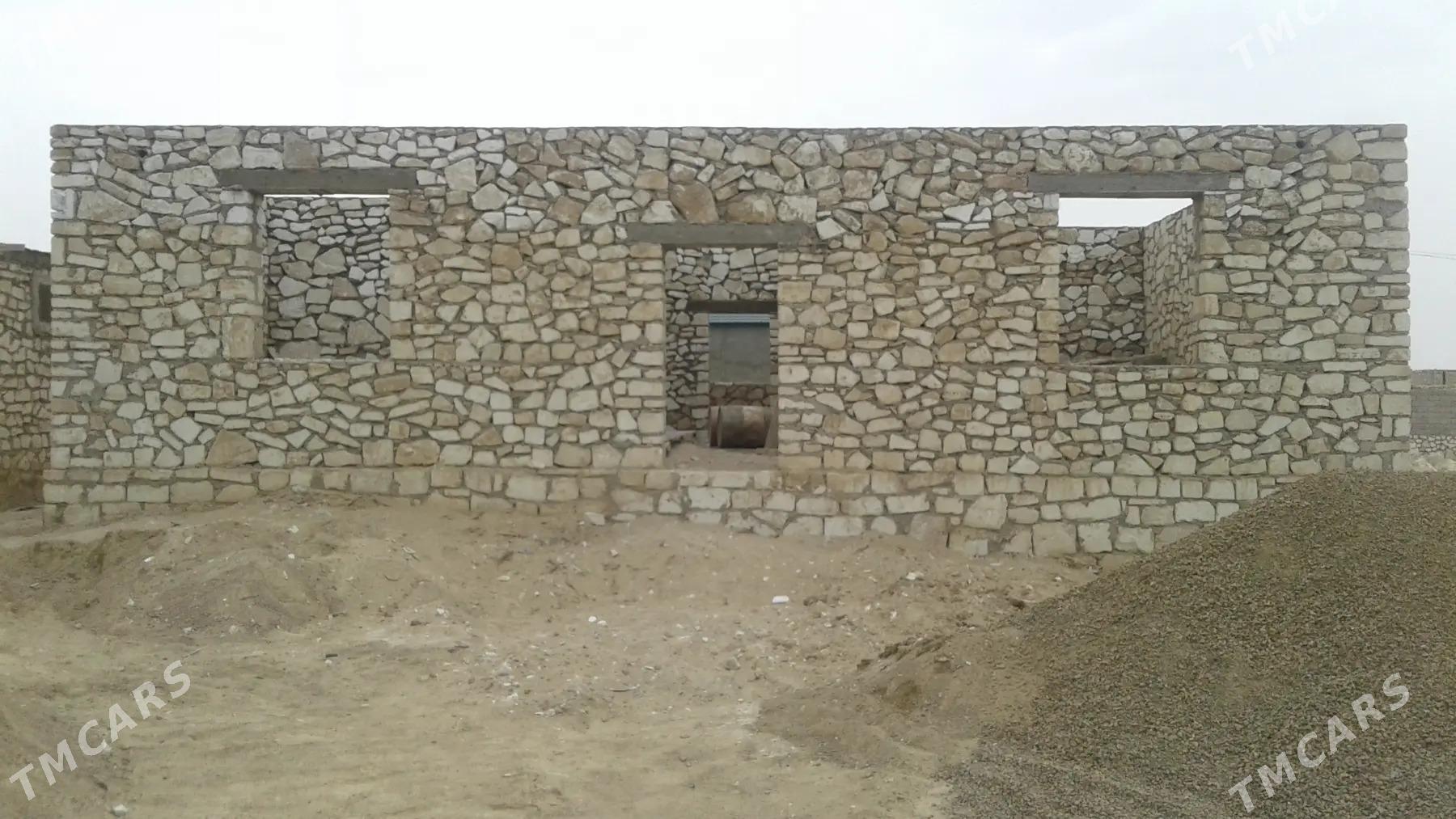 Akdaş satlyk jaý - Türkmenbaşy - img 1