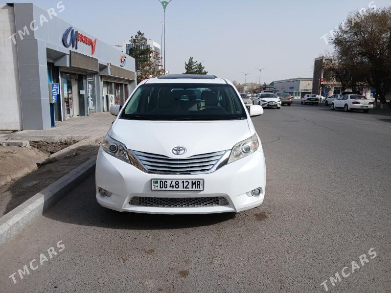Toyota Sienna 2012 - 360 000 TMT - Мары - img 1