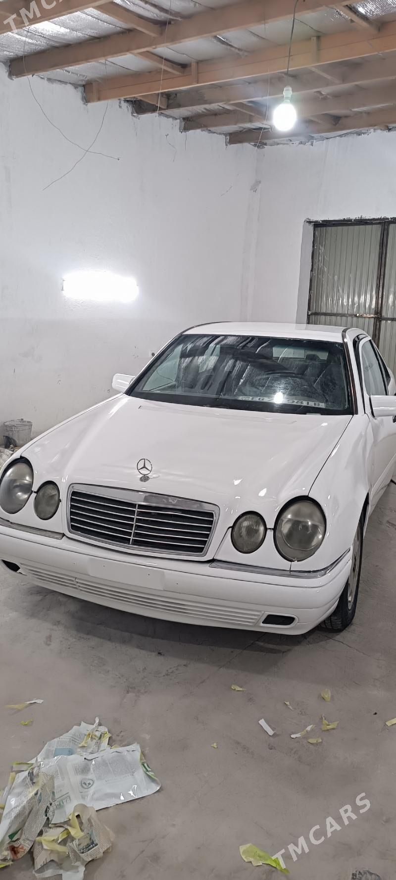 Mercedes-Benz E320 1998 - 85 000 TMT - Dänew - img 1