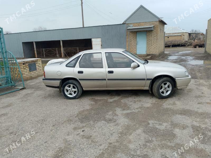 Opel Vectra 1990 - 30 000 TMT - Мары - img 1