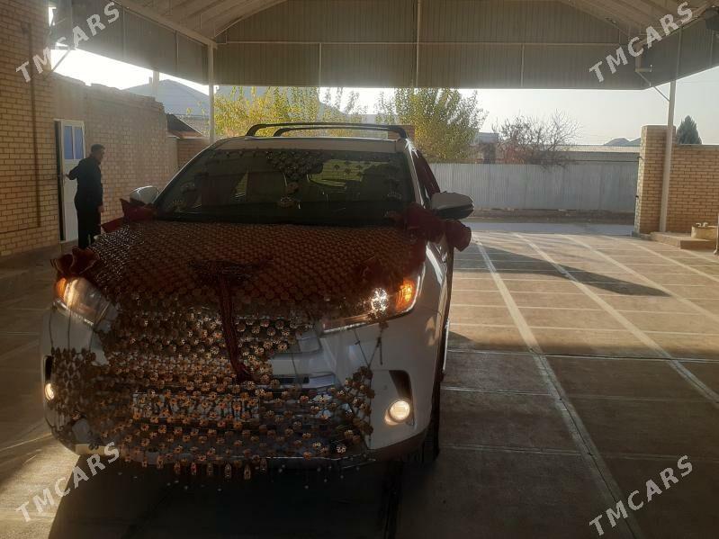 Toyota Highlander 2019 - 460 000 TMT - Сакарчага - img 1