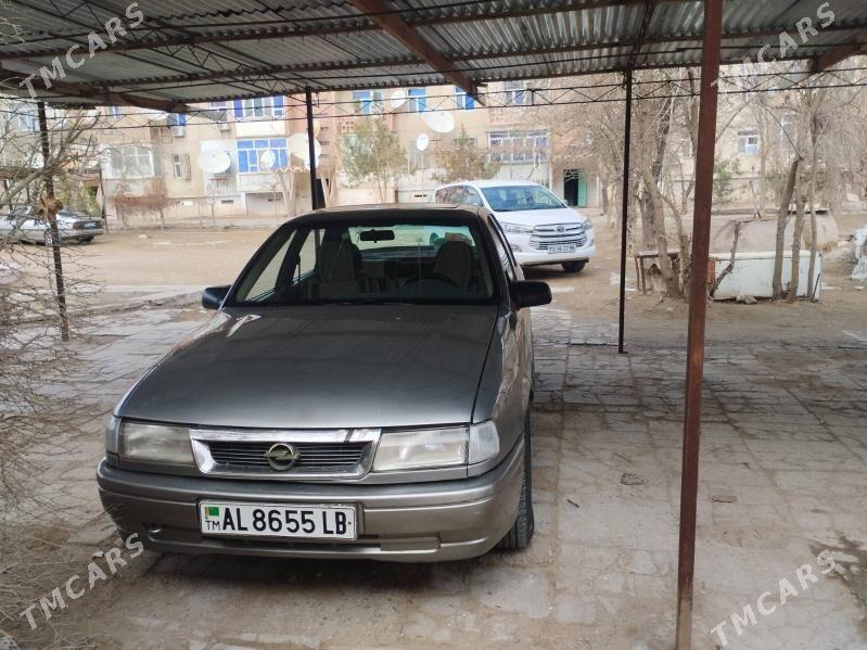 Opel Vectra 1991 - 25 000 TMT - Сейди - img 1