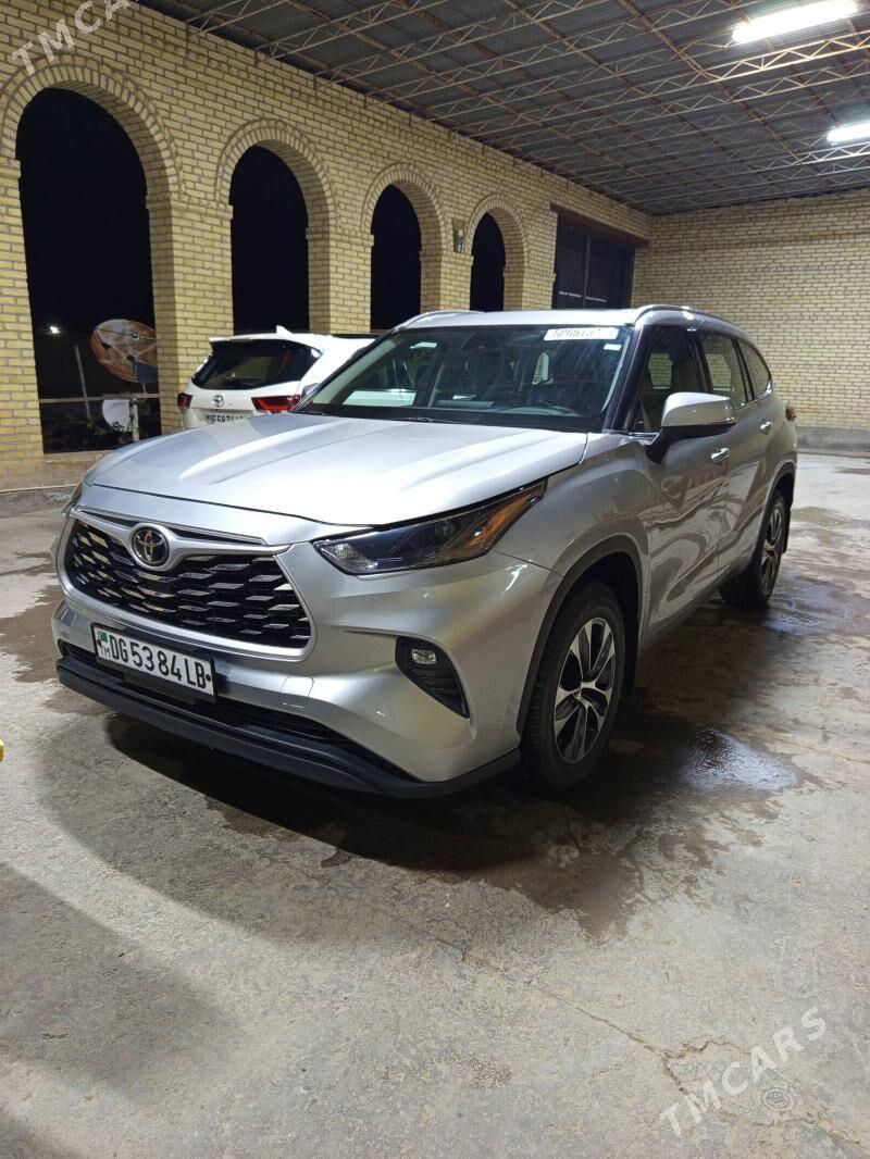 Toyota Highlander 2022 - 625 000 TMT - Saýat - img 1