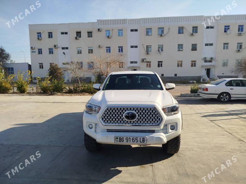 Toyota Tacoma 2019 - 550 000 TMT - Туркменабат - img 1