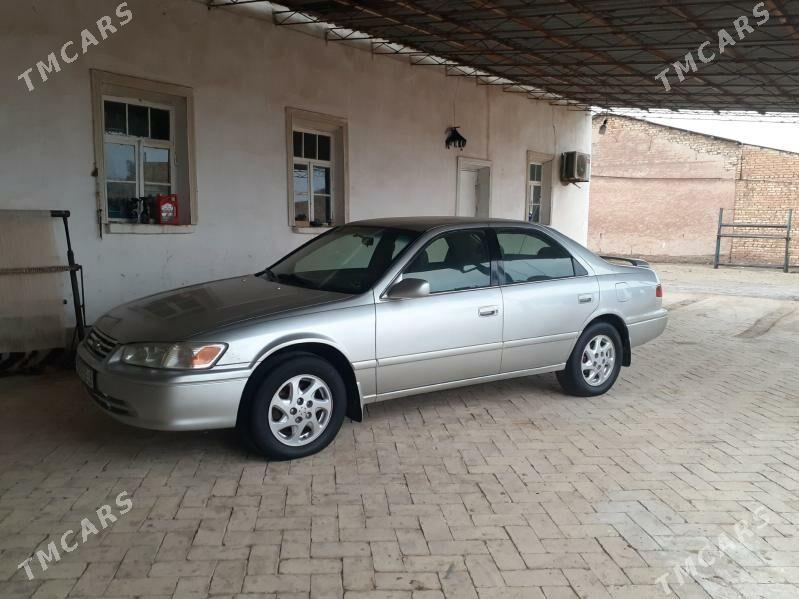 Toyota Camry 2001 - 172 000 TMT - Халач - img 1