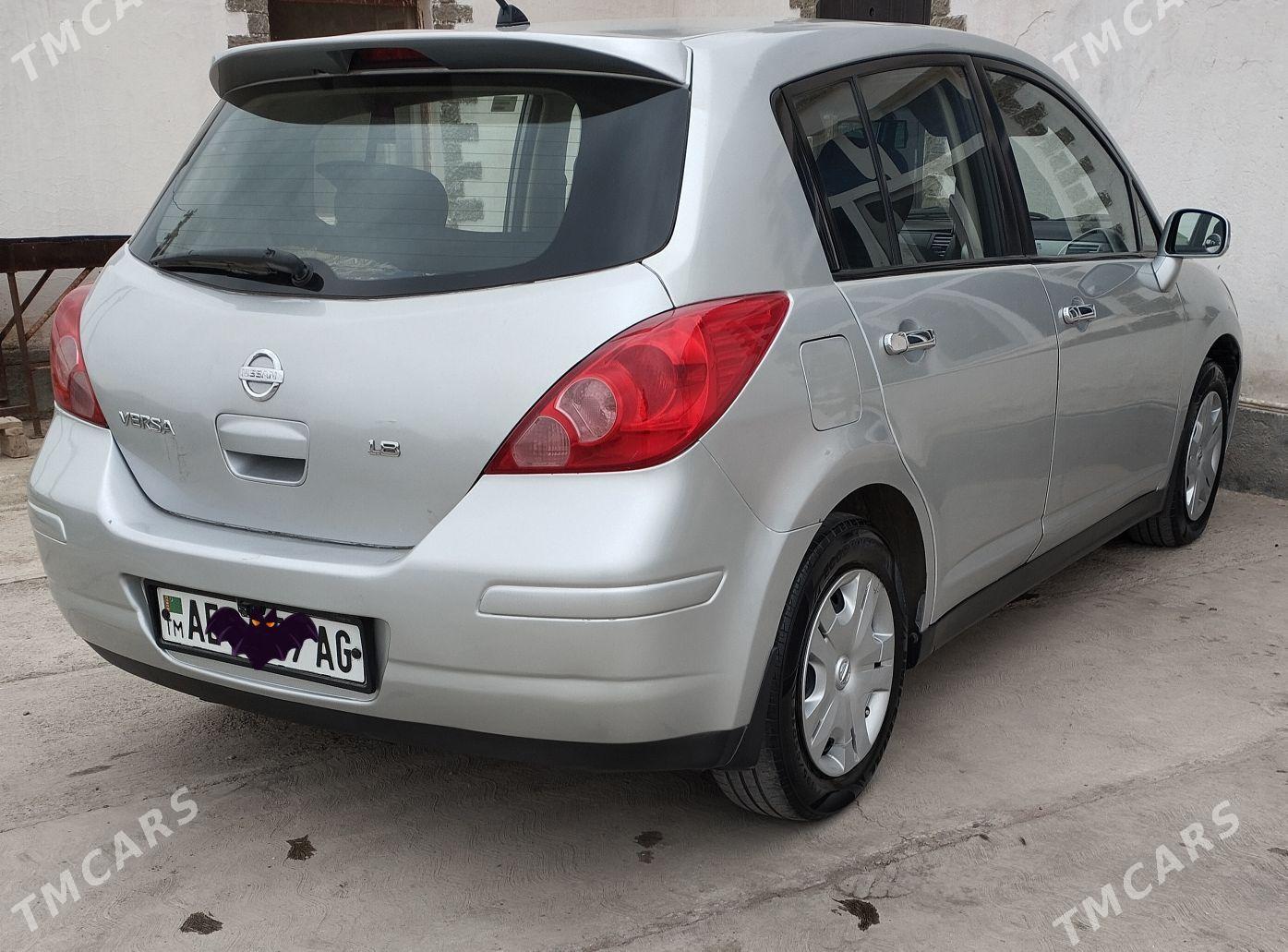 Nissan Versa 2009 - 137 000 TMT - Гуртли - img 1