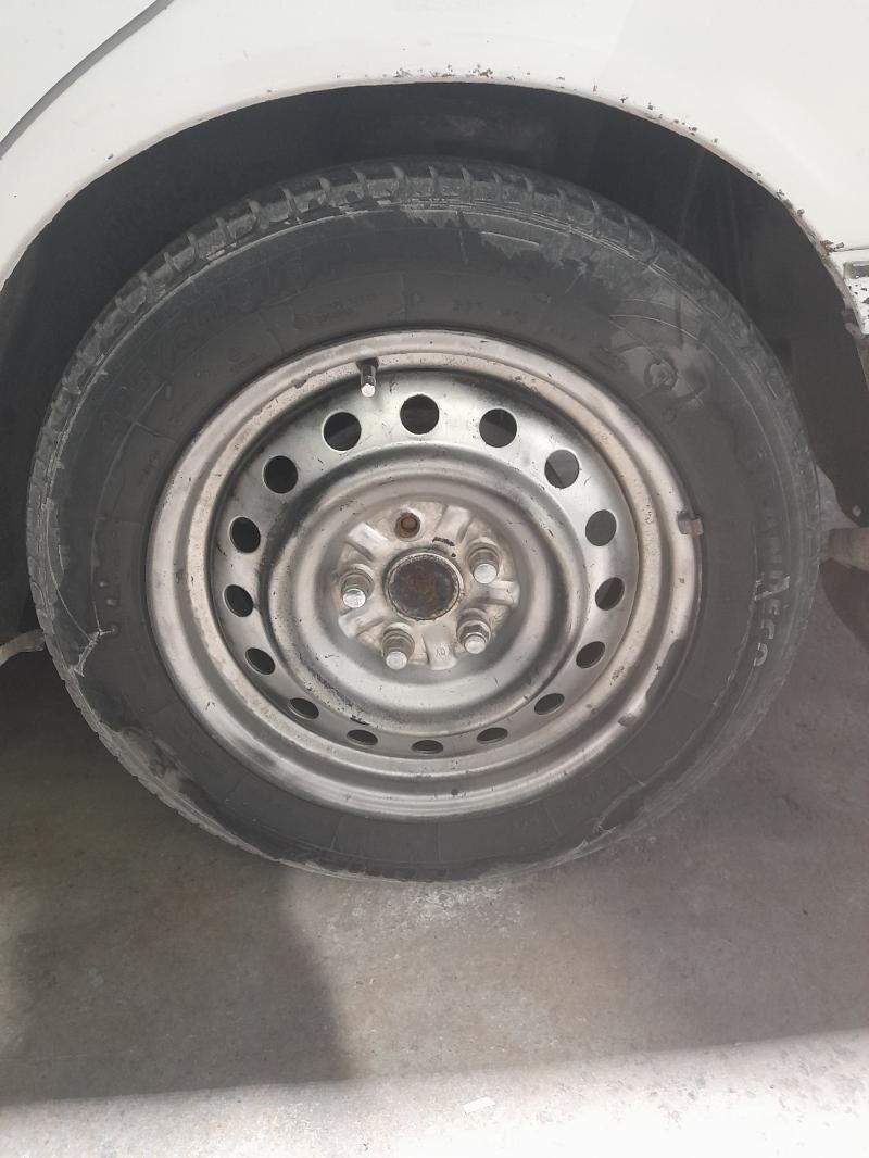 16lyk gara disga 800 TMT - Aşgabat - img 1