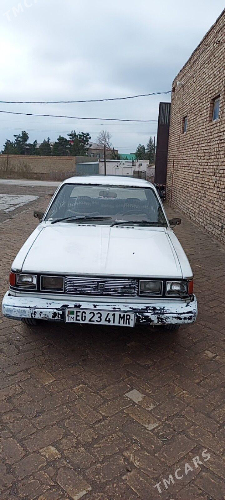Toyota Carina 1981 - 18 000 TMT - Ёлётен - img 1