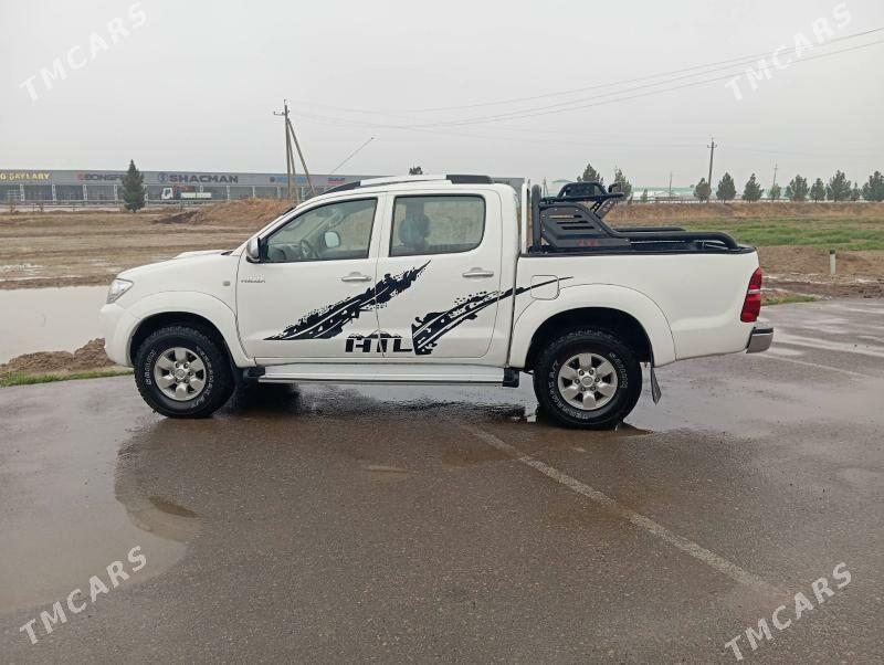 Toyota Hilux 2009 - 270 000 TMT - Мары - img 1