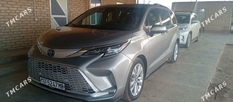 Toyota Sienna 2023 - 550 000 TMT - Туркменгала - img 1